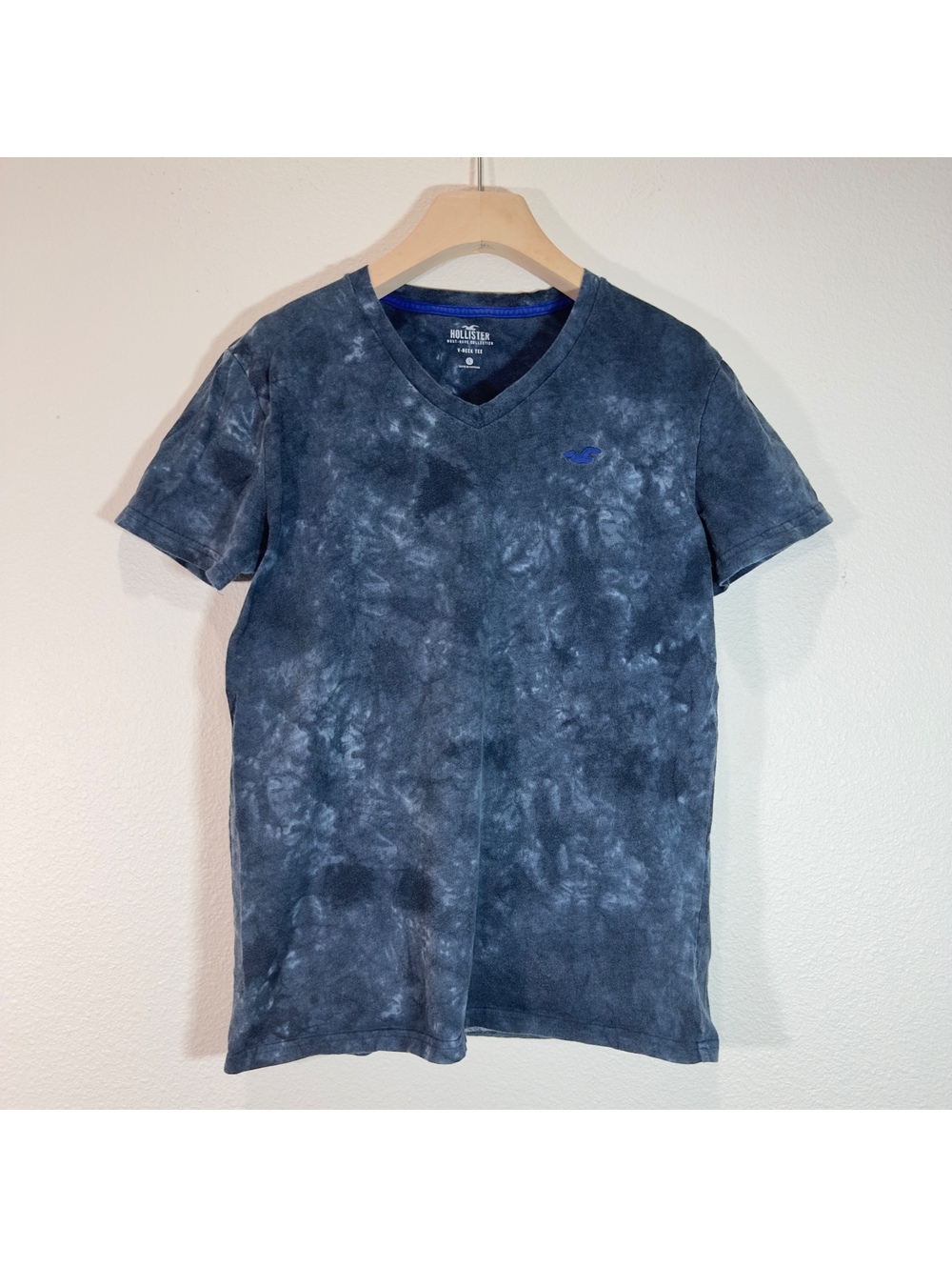 Hollister Small Navy Blue Acid Wash V-Neck T-Shirt Embroidered Logo Y2K